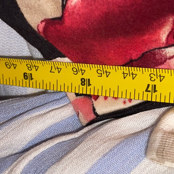 White House Black Market floral skirt - Picture 6 of 7